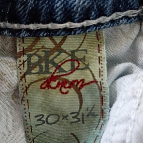 BKE Sabrina Distressed Bootcut Jeans 30x31.5 • Stretchy Holes + White Hem! - Picture 13 of 15